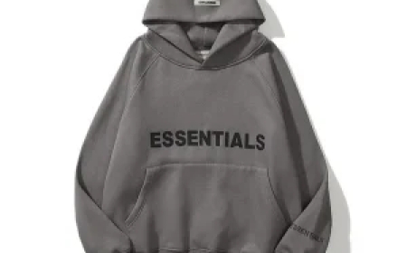 Essentials Hoodie – High-Quality Pullover for Daily Comfort