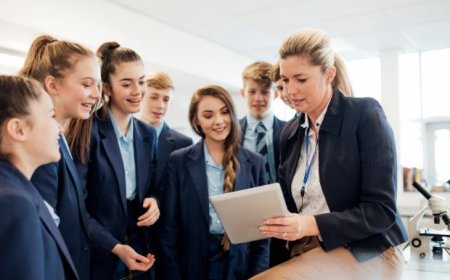 Why Every Company Needs a Leadership Speaker in 2025